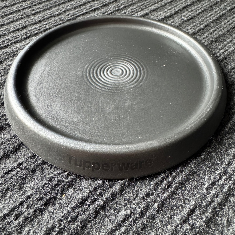 Tupperware‎ Black Round Seal Lid 6919A Replacement Part 5.75 Inch - Picture 2 of 5